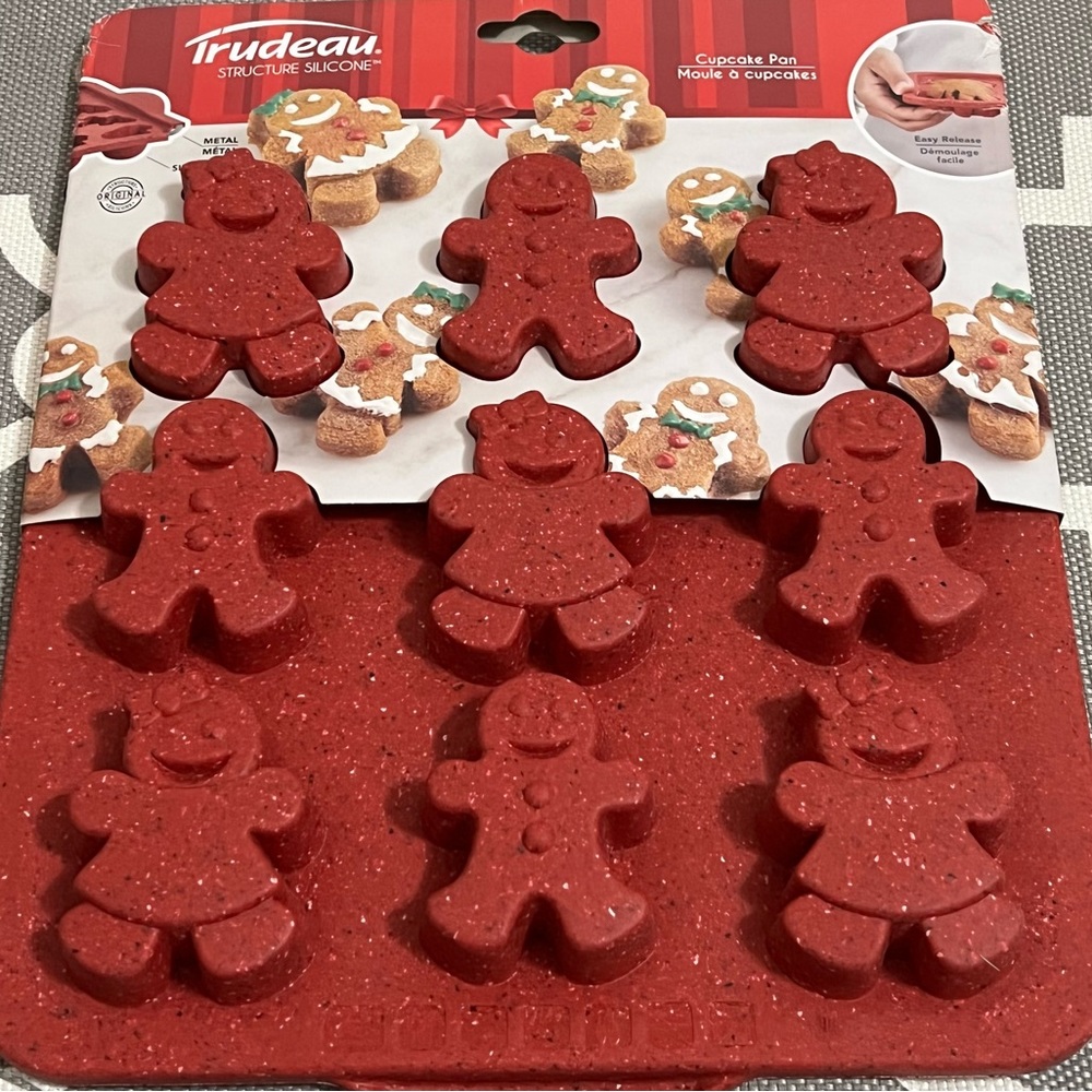 Christmas / Holiday- Trudeau Gingerbread Silicone Baking Pan